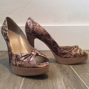 Stuart Weitzman Python Platform Pumps 9.5 NWOT